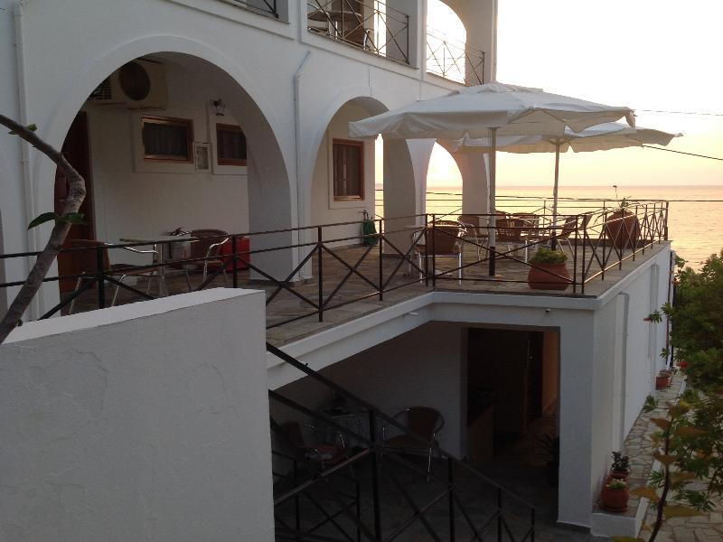 Travlos Studios Eleios-Pronnoi Exterior foto